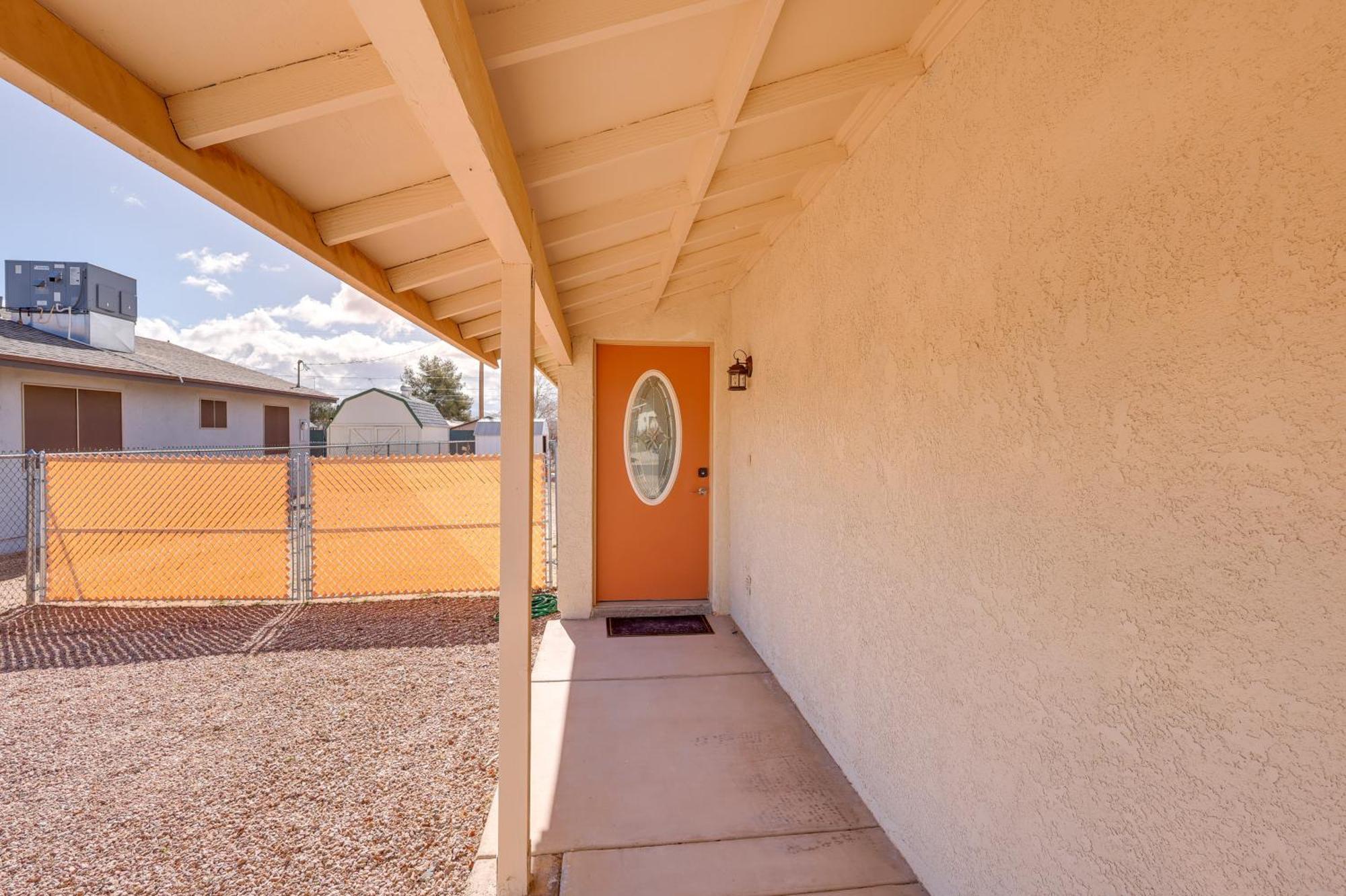 Kingman Vacation Rental With Yard And Fire Pit Dış mekan fotoğraf